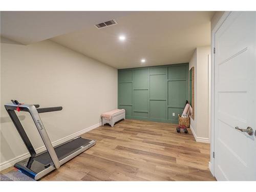 50 Andrew Lane, Thorold, ON - Indoor Photo Showing Gym Room