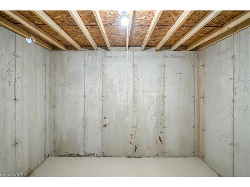 54 Beachwalk Crescent, Crystal Beach, ON - Indoor Photo Showing Basement