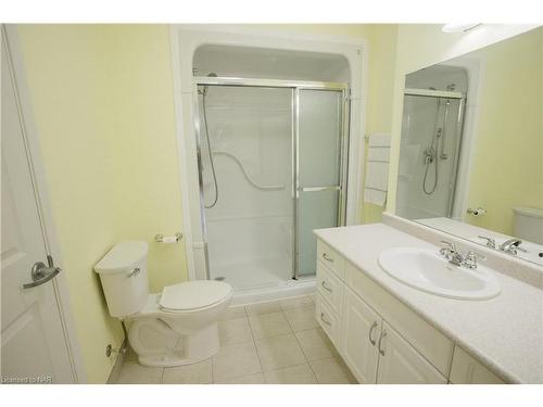 201-141 Vansickle Road, St. Catharines, ON - Indoor Photo Showing Bathroom