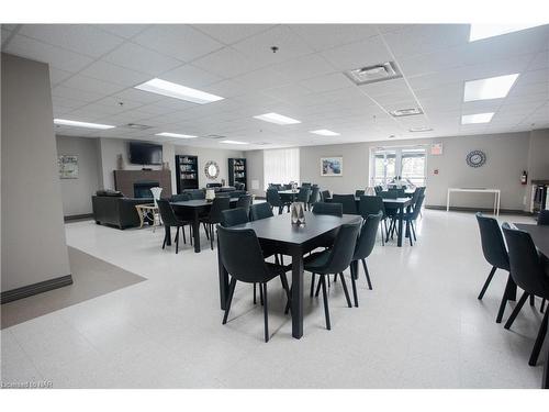 201-141 Vansickle Road, St. Catharines, ON - Indoor Photo Showing Dining Room