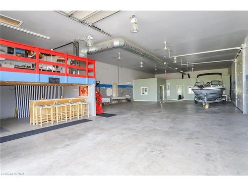 2205 Mewburn Road, Niagara Falls, ON - Indoor Photo Showing Garage