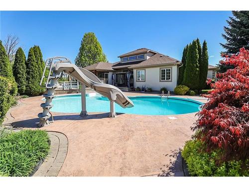 2205 Mewburn Road, Niagara Falls, ON - Outdoor With In Ground Pool