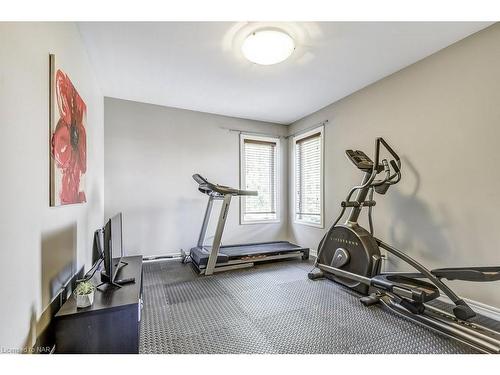 6635 Parkside Road, Niagara Falls, ON - Indoor Photo Showing Gym Room