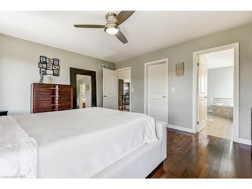 6635 Parkside Road, Niagara Falls, ON - Indoor Photo Showing Bedroom