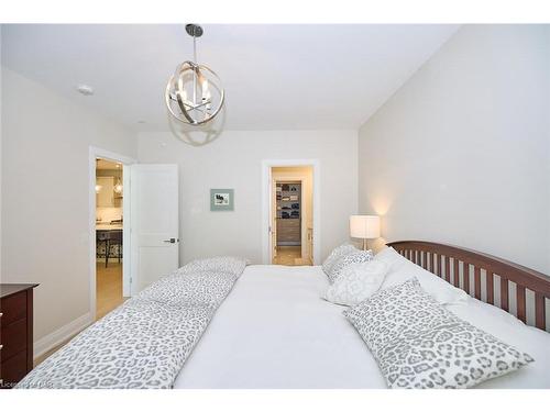 35 Taliesin Trail, Welland, ON - Indoor Photo Showing Bedroom