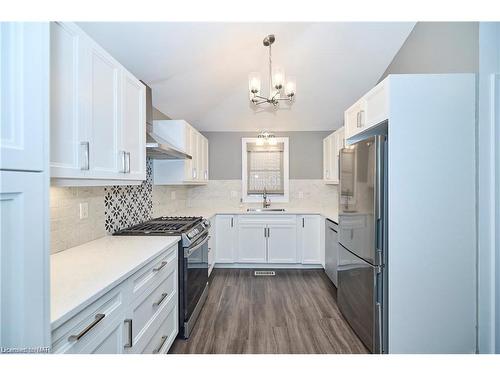 4226 Terrace Avenue, Niagara Falls, ON - Indoor Photo Showing Kitchen With Upgraded Kitchen