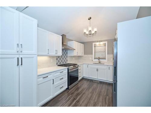 4226 Terrace Avenue, Niagara Falls, ON - Indoor Photo Showing Kitchen