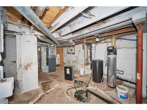 4226 Terrace Avenue, Niagara Falls, ON - Indoor Photo Showing Basement