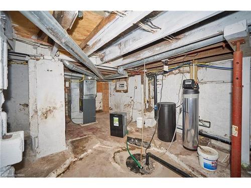 4226 Terrace Avenue, Niagara Falls, ON - Indoor Photo Showing Basement