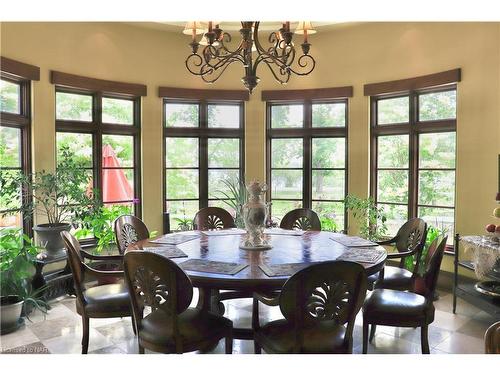 10131 Niagara River Parkway, Niagara Falls, ON - Indoor Photo Showing Dining Room