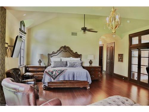 10131 Niagara River Parkway, Niagara Falls, ON - Indoor Photo Showing Bedroom