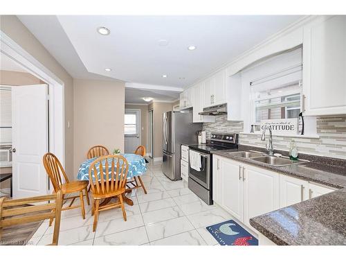 5267 Mcrae Street, Niagara Falls, ON - Indoor Photo Showing Kitchen With Double Sink