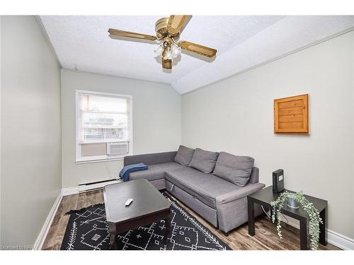 5267 Mcrae Street, Niagara Falls, ON - Indoor Photo Showing Other Room