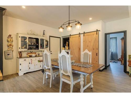 2848 Mountain Road, Lincoln, ON - Indoor Photo Showing Dining Room