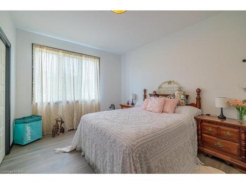 2848 Mountain Road, Lincoln, ON - Indoor Photo Showing Bedroom