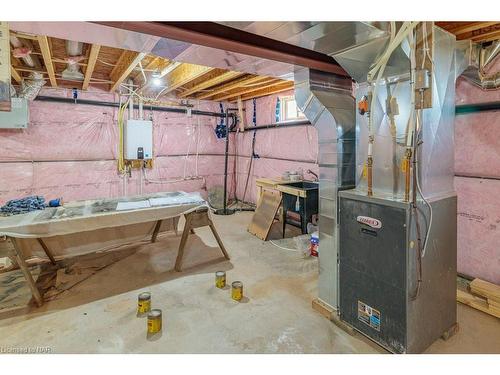 2848 Mountain Road, Lincoln, ON - Indoor Photo Showing Basement