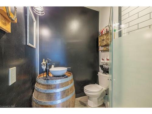 2848 Mountain Road, Lincoln, ON - Indoor Photo Showing Bathroom