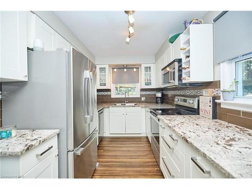 51 Aquadale Drive, St. Catharines, ON - Indoor Photo Showing Kitchen With Stainless Steel Kitchen With Upgraded Kitchen