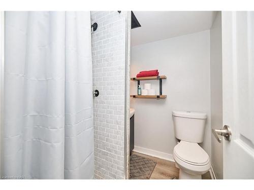 51 Aquadale Drive, St. Catharines, ON - Indoor Photo Showing Bathroom