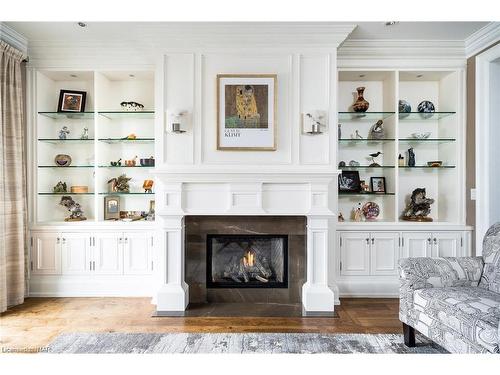 13-11 Bay Street E, Thornbury, ON - Indoor Photo Showing Living Room With Fireplace