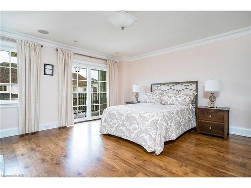 13-11 Bay Street E, Thornbury, ON - Indoor Photo Showing Bedroom