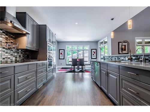 5031 River Road, Niagara Falls, ON - Indoor Photo Showing Kitchen