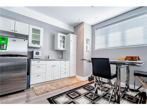 5031 River Road, Niagara Falls, ON - Indoor Photo Showing Kitchen