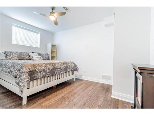 5031 River Road, Niagara Falls, ON - Indoor Photo Showing Bedroom