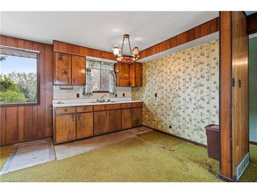 13041 Lakeshore Road, Wainfleet, ON - Indoor Photo Showing Kitchen