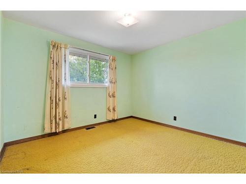 13041 Lakeshore Road, Wainfleet, ON - Indoor Photo Showing Other Room