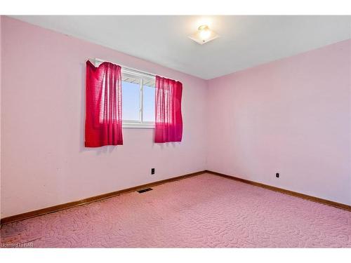 13041 Lakeshore Road, Wainfleet, ON - Indoor Photo Showing Other Room