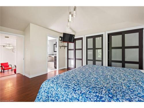 752 Four Mile Creek Road, Niagara-On-The-Lake, ON - Indoor Photo Showing Bedroom