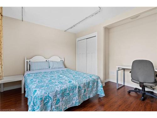 752 Four Mile Creek Road, Niagara-On-The-Lake, ON - Indoor Photo Showing Bedroom