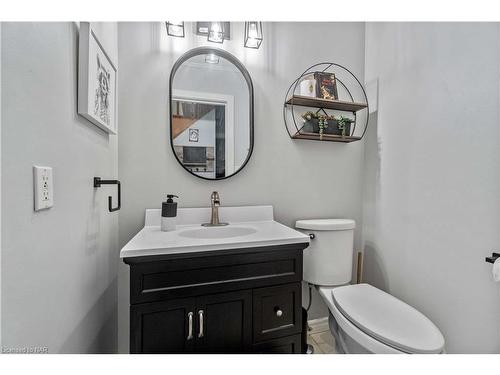 6736 Buckingham Drive, Niagara Falls, ON - Indoor Photo Showing Bathroom