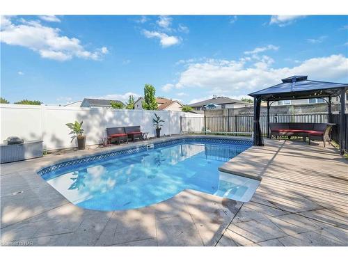 6736 Buckingham Drive, Niagara Falls, ON - Outdoor With In Ground Pool With Deck Patio Veranda With Backyard