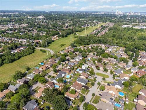 6736 Buckingham Drive, Niagara Falls, ON - Outdoor With View