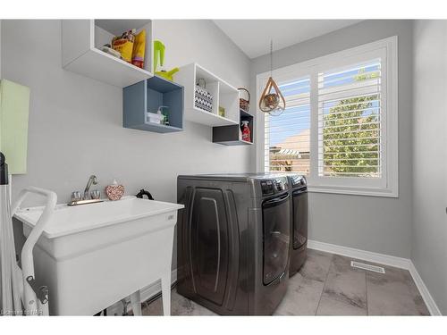 31 Secord Street, Thorold, ON - Indoor Photo Showing Laundry Room