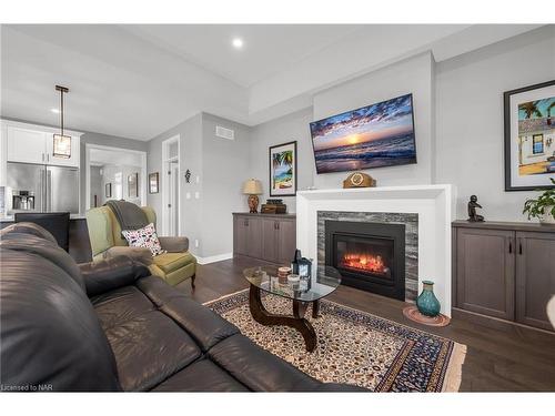 31 Secord Street, Thorold, ON - Indoor Photo Showing Living Room With Fireplace