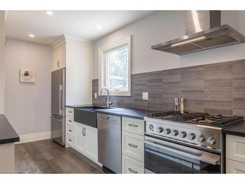 96 South Drive, St. Catharines, ON - Indoor Photo Showing Kitchen