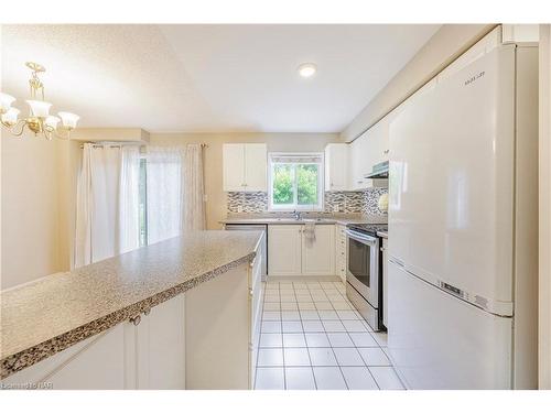 150 Dorothy Street, St. Catharines, ON - Indoor Photo Showing Kitchen