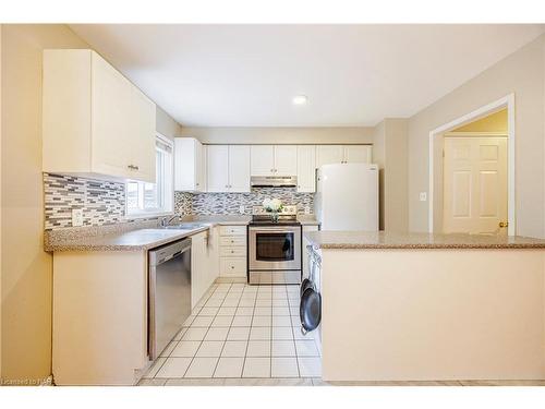 150 Dorothy Street, St. Catharines, ON - Indoor Photo Showing Kitchen