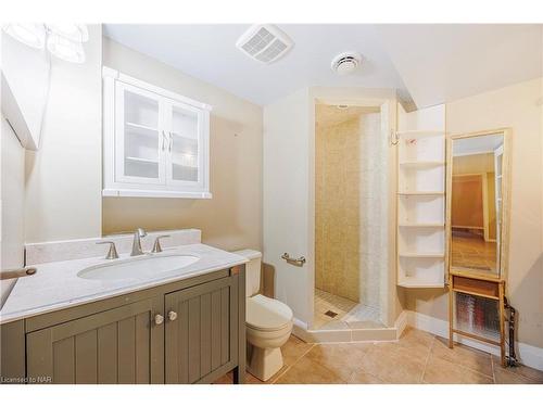 150 Dorothy Street, St. Catharines, ON - Indoor Photo Showing Bathroom