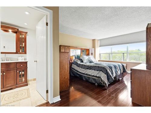 506-3 Towering Heights Boulevard, St. Catharines, ON - Indoor Photo Showing Bedroom