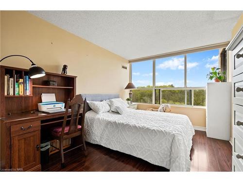 506-3 Towering Heights Boulevard, St. Catharines, ON - Indoor Photo Showing Bedroom