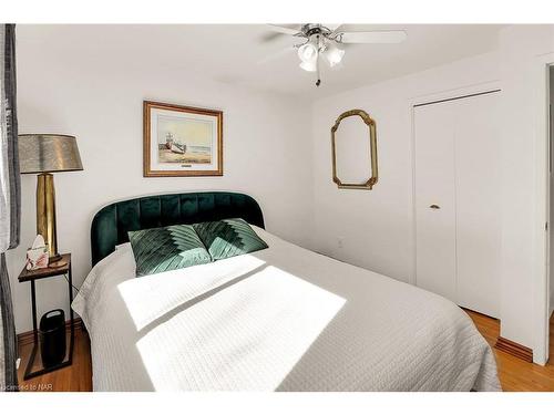 305 Centre Street, Niagara-On-The-Lake, ON - Indoor Photo Showing Bedroom