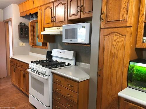 2032 3Rd Con Road, Port Colborne, ON - Indoor Photo Showing Kitchen