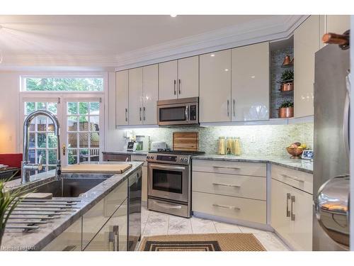 60 Burnaby Boulevard, Toronto, ON - Indoor Photo Showing Kitchen With Double Sink With Upgraded Kitchen