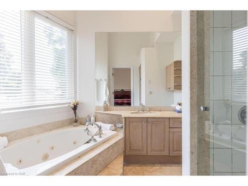 60 Burnaby Boulevard, Toronto, ON - Indoor Photo Showing Bathroom