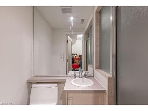 60 Burnaby Boulevard, Toronto, ON - Indoor Photo Showing Bathroom