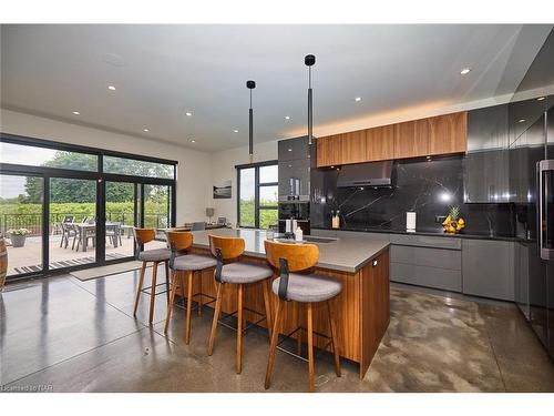 1508 Gregory Road, St. Catharines, ON - Indoor Photo Showing Kitchen